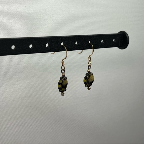 Vintage Brown and White Japanese Glass Pinched Beaded Gold Tone Hook Earrings - Picture 5 of 7